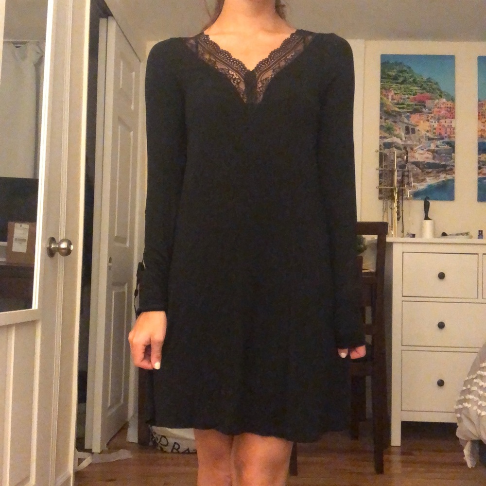 Black express dress lace long sleeve